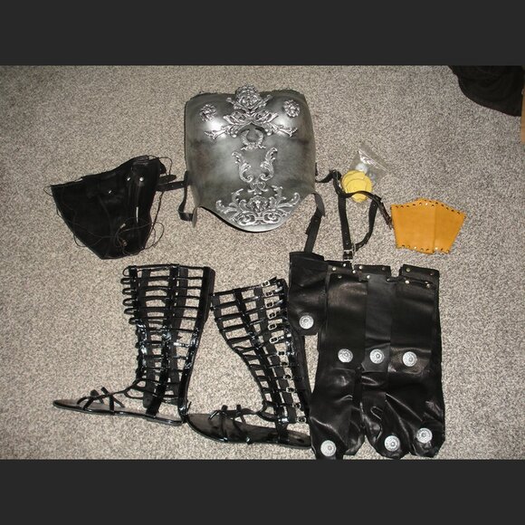 Gladiatrix Armour Costume, Halloween, Ren-fest, Renaissance Festival, Toga - Picture 2 of 4